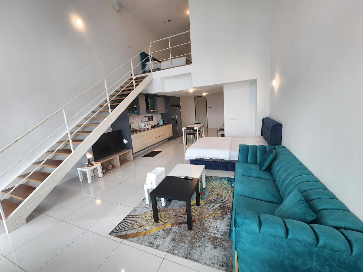 Sunrise Gurney Executive Premium Suite George Town Apartment